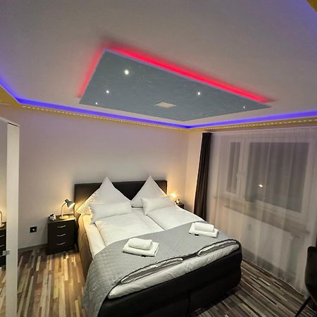 Modern Apartments Neuburg P - Top - 2 Zimmer, Komfort, Balkon, Wi-Fi, Smart Tv, Grosse Dusche, Kueche Neuburg an Der Donau Bagian luar foto