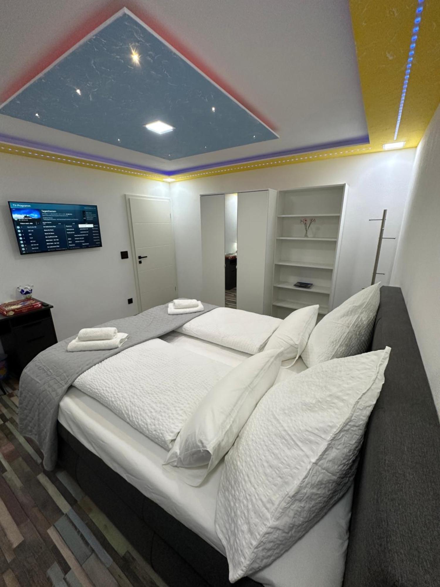 Modern Apartments Neuburg P - Top - 2 Zimmer, Komfort, Balkon, Wi-Fi, Smart Tv, Grosse Dusche, Kueche Neuburg an Der Donau Bagian luar foto