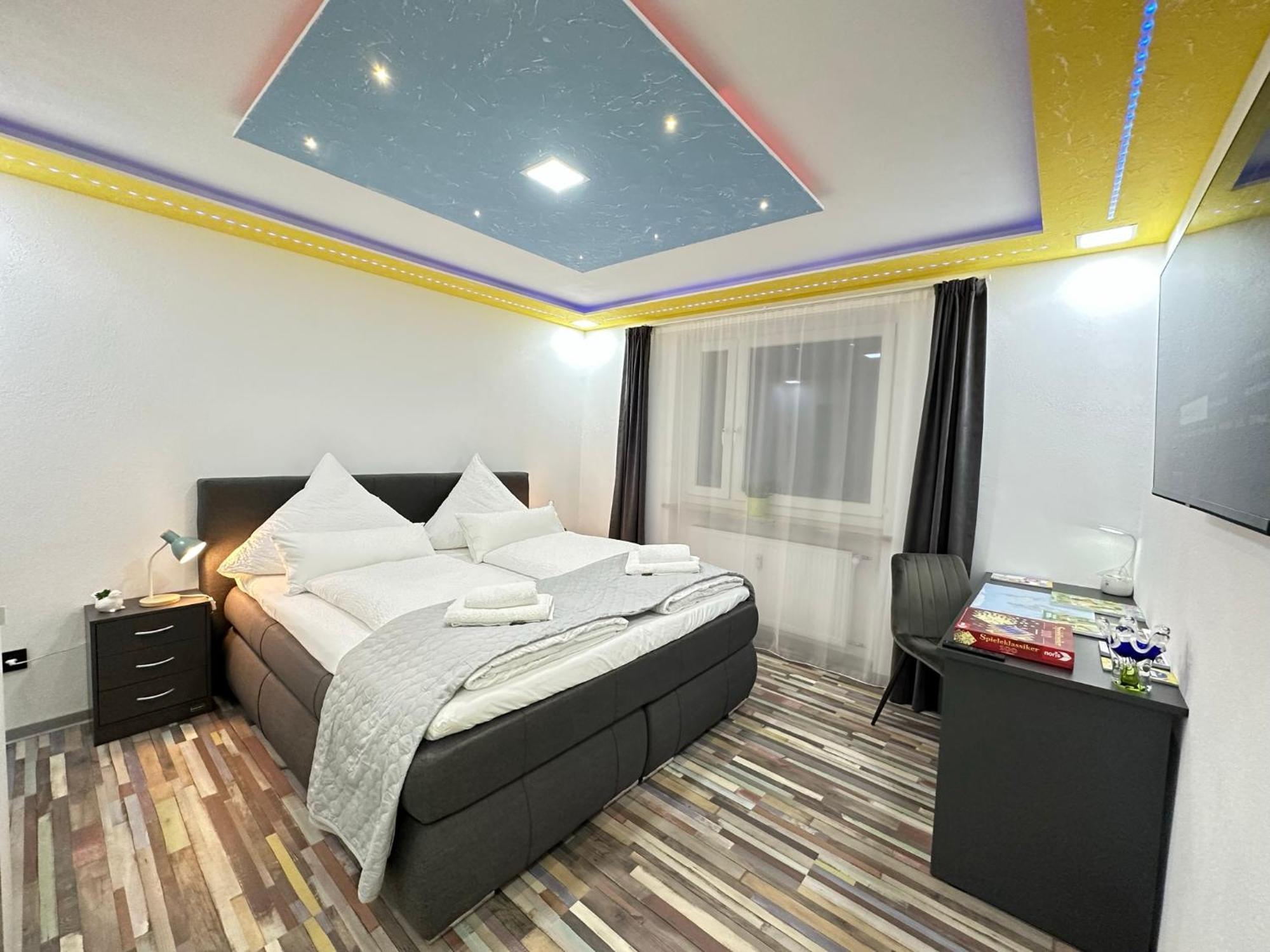 Modern Apartments Neuburg P - Top - 2 Zimmer, Komfort, Balkon, Wi-Fi, Smart Tv, Grosse Dusche, Kueche Neuburg an Der Donau Bagian luar foto