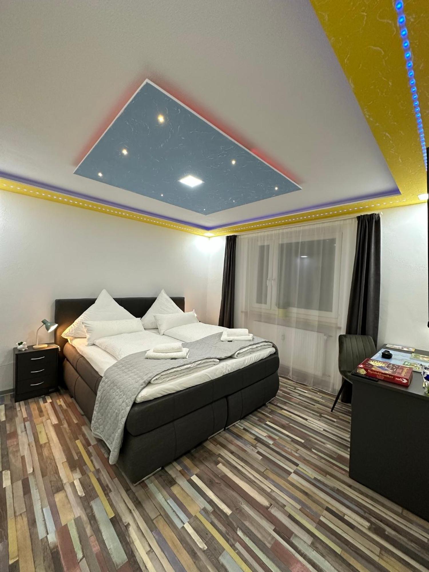 Modern Apartments Neuburg P - Top - 2 Zimmer, Komfort, Balkon, Wi-Fi, Smart Tv, Grosse Dusche, Kueche Neuburg an Der Donau Bagian luar foto